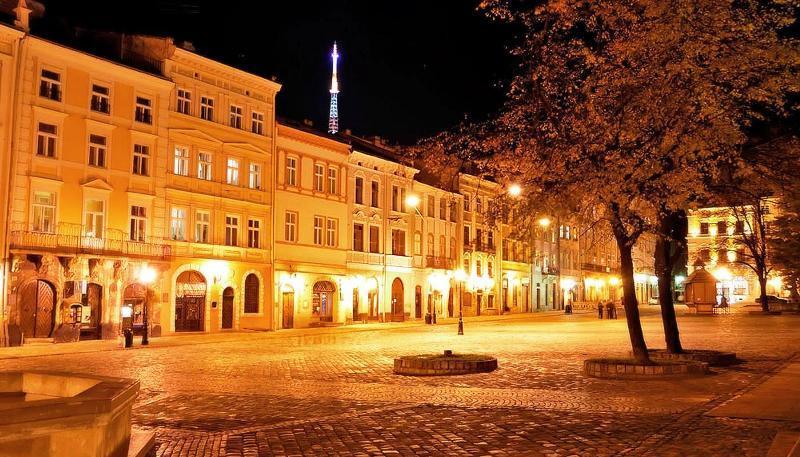 Romantic Apartment On Rynok Square With Air-Conditioning Lviv Eksteriør billede